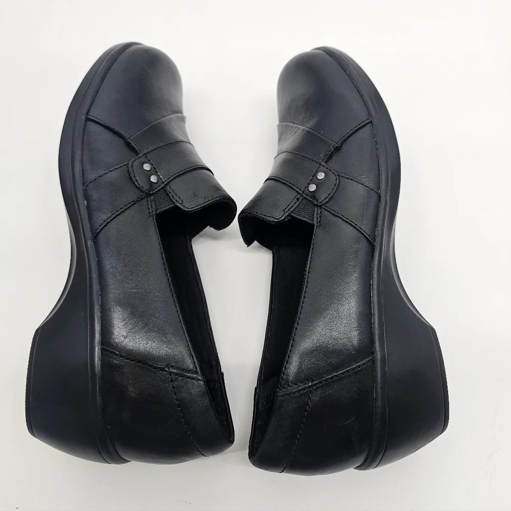Clarks May Marigold Slip-On Loafer 9 Excellent